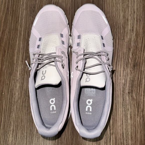 Women’s On Cloud 5 shoes size 10 - Picture 5 of 7